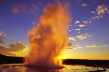 Гейзер-фонтан: Природное чудо и искусство водных игр